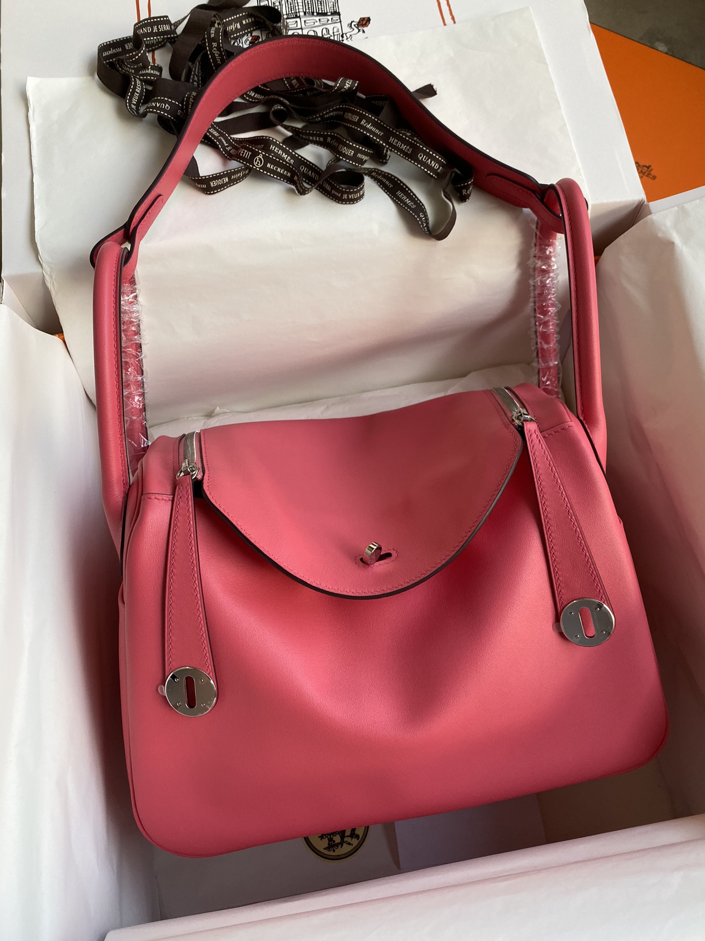 Hermes Lindy 26cm Handbag Shoulder Bag In Fuschia Swift Leather